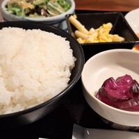 ごちそう家 ぽん太 八丁堀店 - ご飯は盛りが良い
