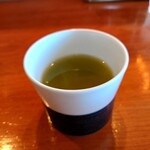 Suzuki Shokudou - 上がり。湯呑み茶碗もすっきりした形で飲みやすい。