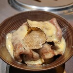 佐賀牛 Sagaya - 佐賀牛サーロインすき焼き仕立て　炊き立て土鍋白御飯  卵黄の泡立てたものがふわふわ として、 とても味わい深い。お肉と絡んで美味しいです