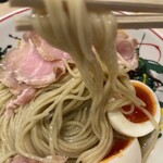 つけめん金龍 - 麺リフト