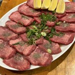 焼肉ホルモン 万千 - 