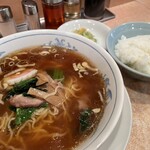 千成亭 - ラーメン＋半ライス@700円