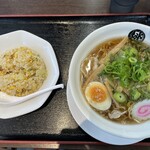 Biwako Ramen Chou - 昔ながらの中華そば、半チャーハン