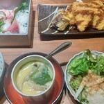 Sushisakaba Aruyo Utageno Heso - 日替わりお刺身と地物フライ盛り定食