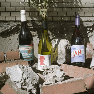 We offer 50 types of carefully selected natural wines!