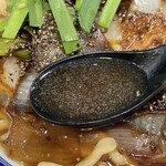 中華そば たた味 - 炒め玉ねぎの甘味が効いたスープ