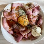 Kalm Cafe&Bar - ランチ　ローストビーフ丼