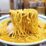 手打ちラーメン 珍来　 - 量が多めの中太麺が旨い