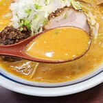 手打ちラーメン 珍来　 - スパイシーで濃厚なスープ