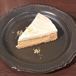 喫茶&BAR タビビトノサロン - 鶴のチーズケーキ