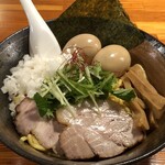 瞠 - 比内地鶏のあぶらそば味玉付き（味玉+1）