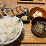 Nikujiru Gyouza No Dandadan - 2023.11/15
                        肉汁焼餃子ﾗﾝﾁ750円