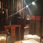 落ち着きのあるスタイリッシュな店内