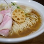 NIBOSHI MANIA - 料理写真:限定　ゆーたの煮干し雲呑麺