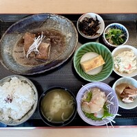 一つ木竹林草 - メロウ、あとで白菜浅漬けと林檎くる。