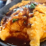 カフェダイニングRECOBA - 別添デミグラスソースを自分でかけて