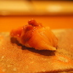 鮨 おさむ - 赤貝。