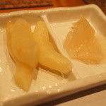 鮨 おさむ - がり。塊と薄切りの両方。