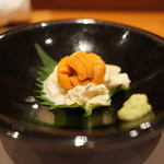 鮨 おさむ - 湯葉の雲丹乗せ。