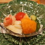 鮨 おさむ - サラダ。カキ、山芋、トマト、蟹、キュウリ。
