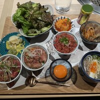 牛刺しと焼肉 仔虎 クリスロード店 - 