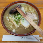 ニュー長寿軒 - しょう油ラーメン（600円）