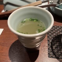 博多華味鳥 銀座4丁目店 - まずは、お出汁をいただく　濃厚な鶏のスープうまし！