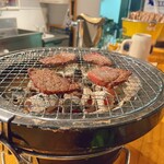 Noble - 備長炭でお肉を焼きます♪
