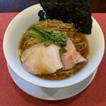 Muginawaya - 醤油らぁめん、940円