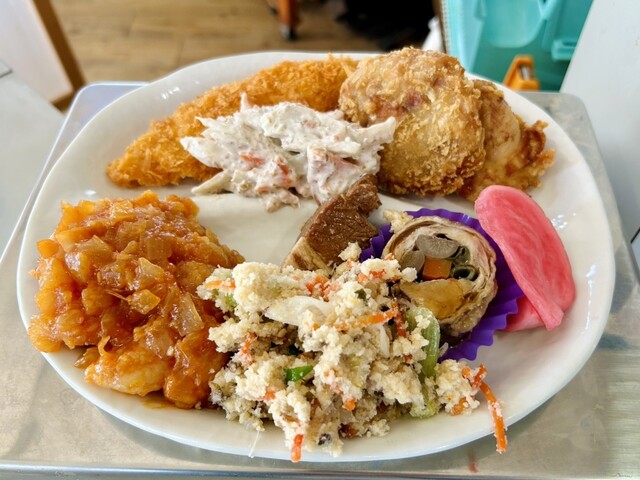 デリカコンタ 河北町 &ndash; 手作り惣菜とテイクアウトが人気のデリカ店