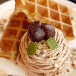 ロマンカフェJr - 栗のワッフル