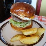 ペペキッチン - 2013年11月 ハンバーガー目玉焼きトッピング