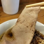 まほろば - 醤油味のらぁ麺・チャーシューズーム