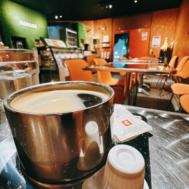 CAFE RESTAURANT GARAGE