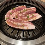 ユッケ 焼肉 生サムギョプサル 手打ち冷麺 ハヌリ - 