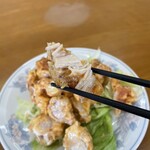 中華料理 金盛園 - 前回ほどの感動はないが甘すぎなくて食べやすいとりマヨ。