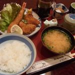 Takeishi - ミックスランチ　１０００円　（ひれ、海老）