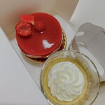 feeze - 料理写真:おススメのフランボワーズ。ムースの中には