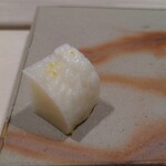 鮨 銀座 おのでら - 箸休めの大根の漬物