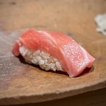 千葉たかおか - 大トロの方がさすがにしっかりしていますが、大トロ特有の、疲れる印象とは無縁です♪