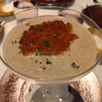 ラトラスフィス - スモーク香るジャガイモとトリュフのヴルーテ
                    甲殻類と地鶏のコンソメジュレ