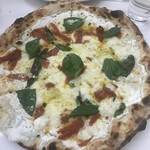 Fakalo pizza gallery - リコッタ エ サラーメ （2,700円）