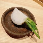 温石 - 茎を手で持って丸かじりします