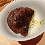 温石 - 器に残ったどうまん蟹の半生内子は藤枝産の椎茸の炭焼きで残さずいただきます