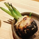 温石 - 焼きの入った表面と内側の食感の変化が楽しい