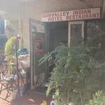 サンバレーホテル - 外観からも素晴らしく変態な空気が漂ってます