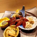 神楽坂 鮨 きもと - 蘭鋳 20,000円(税込、サービス料)  前菜 
            フグの煮こごり、白子、タラコ、湯葉生しらす等