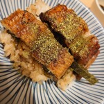 Edogawa - ひつまぶしに大好物の山椒をかけて♪パウチタイプかぁ…と思いましたが、フレッシュで粗めで風味がとても良かったです♪