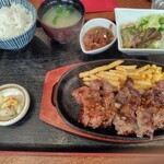 Sute-Ki Ando Hamba-Gu Maedatei - 熟成赤身牛ステーキＲ定食の焦がしニンニクソース(ご飯普通)
