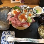 魚心亭 - プレミアムおまかせ丼